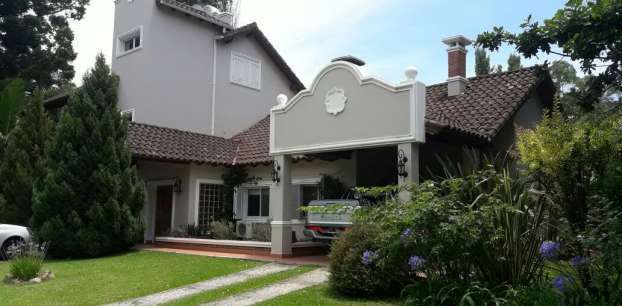 CASA ESTILO VILLA ITALIANA EN CUL DE SAC (EN EL EL EXCLUSIVO BARRIO FINCAS DEL LAGO).